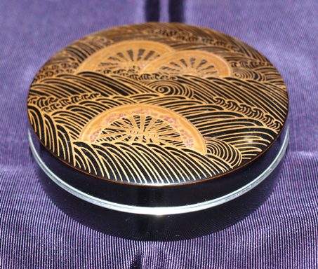 茶道具　香合　川瀬表完　舟香合 川瀬表完 波車蒔絵 丸香合 | 茶道具 小西康のぶろぐ