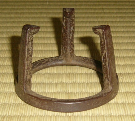 角谷興斎(与斎)作 小瓜 五徳 共箱 茶道具 角谷与斎 五徳蓋置 | 茶道具 小西康のぶろぐ