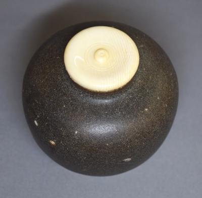 茶道具　スンコロク　宋胡録　呉須手　香合　前大徳　佐竹大鑑極め箱　V　R6605 宋胡録(スンコロク)茶入 即中斎 | 茶道具 小西康のぶろぐ