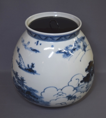 【茶道具】膳所焼 岩崎新定作 染付 近江八景絵 芋頭水指 茶道具】膳所焼 岩崎新定作 染付 近江八景絵 芋頭水指