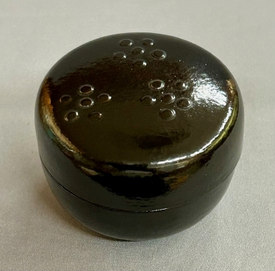 駒沢春斎 覚々斎好 梅紋香合 吸江斎 | 茶道具 小西康のぶろぐ