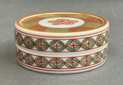 五代三浦竹泉 金彩花紋香合 | 茶道具 小西康のぶろぐ