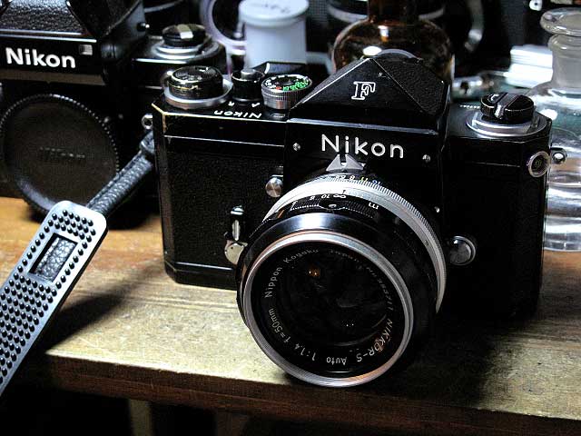 Nikon F Black と Nikon F2 | イエネコカメラのニュース