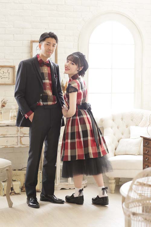 結婚式の二次会やアフターパーティーで着用するセミフォーマル