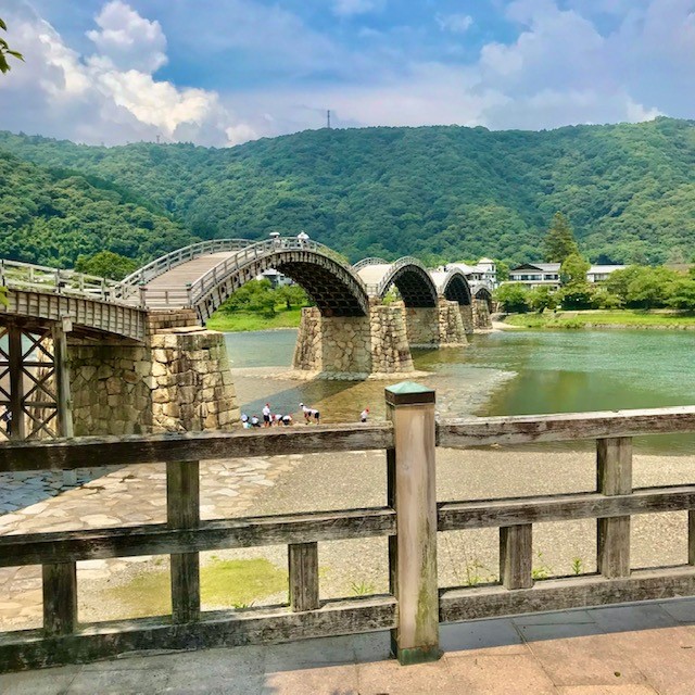 佐々木小次郎の「燕返し」の術は「錦帯橋と柳と燕」で連想されたもの | なかすからお届けデス