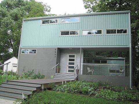 ShippingContainerHouse_2.jpg