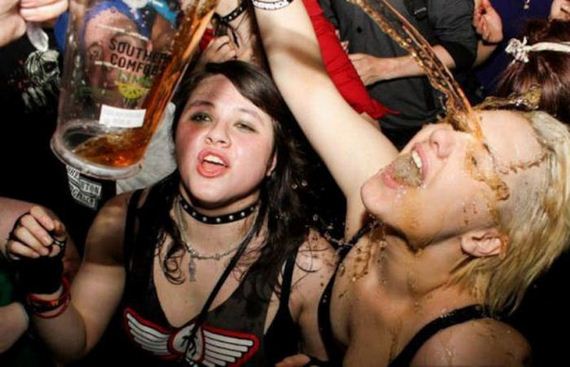 35-girls_let_loose_and_party_hard_05.jpg