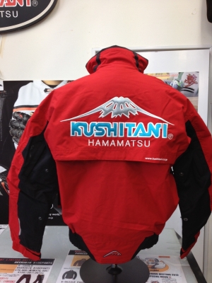 KUSHITANIブラックジャケット 富士山ロゴ。（21-'22秋冬
