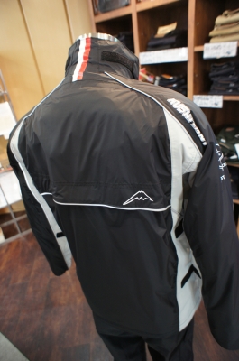梅雨の準備に。エクストリームレインスーツ ：KUSHITANI 宇都宮店