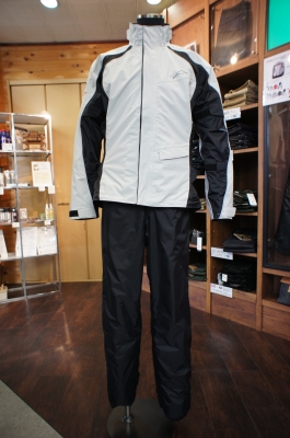 梅雨の準備に。エクストリームレインスーツ ：KUSHITANI 宇都宮店