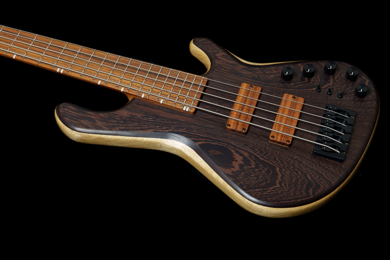 Adamovic Guitar Summit 2025 Wenge Saturn 5 stringが入荷いたしまし