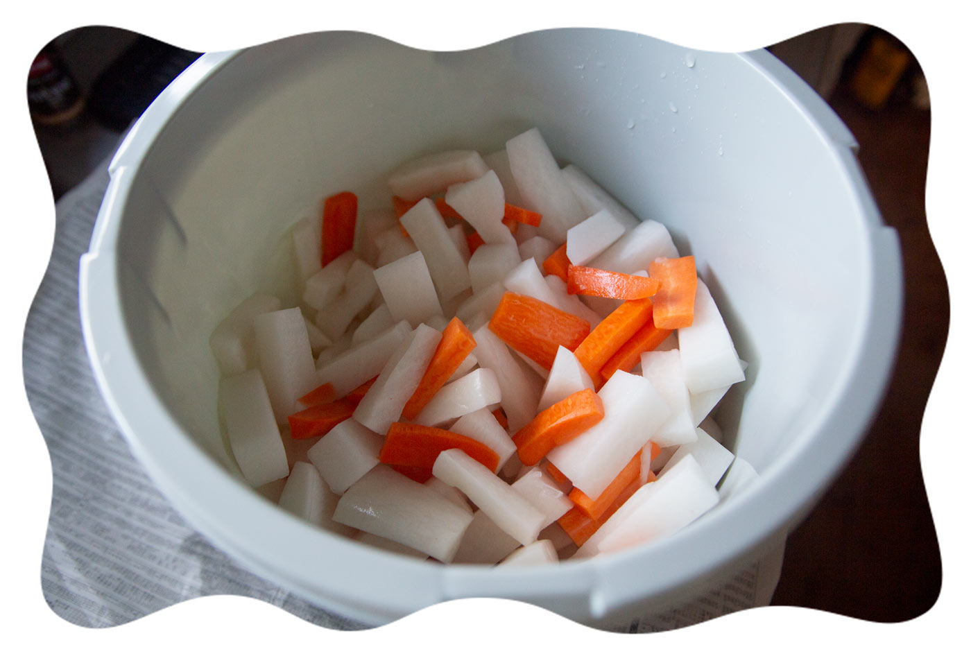 鮭の飯寿司を漬ける | まるべん。