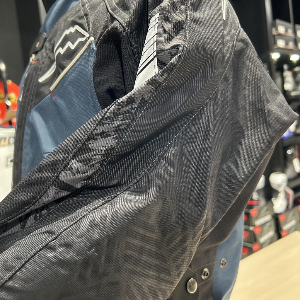 入荷速報】K-2435 コンテンドジャケット：KUSHITANI 大阪店