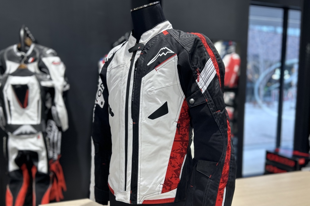入荷速報】K-2435 コンテンドジャケット：KUSHITANI 大阪店