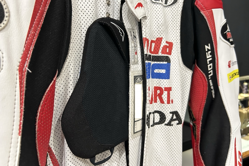 入荷速報】K-4452 ネオレーシングブレストパッド〈再入荷 入荷速報】K-4452 ネオレーシングブレストパッド〈再入荷