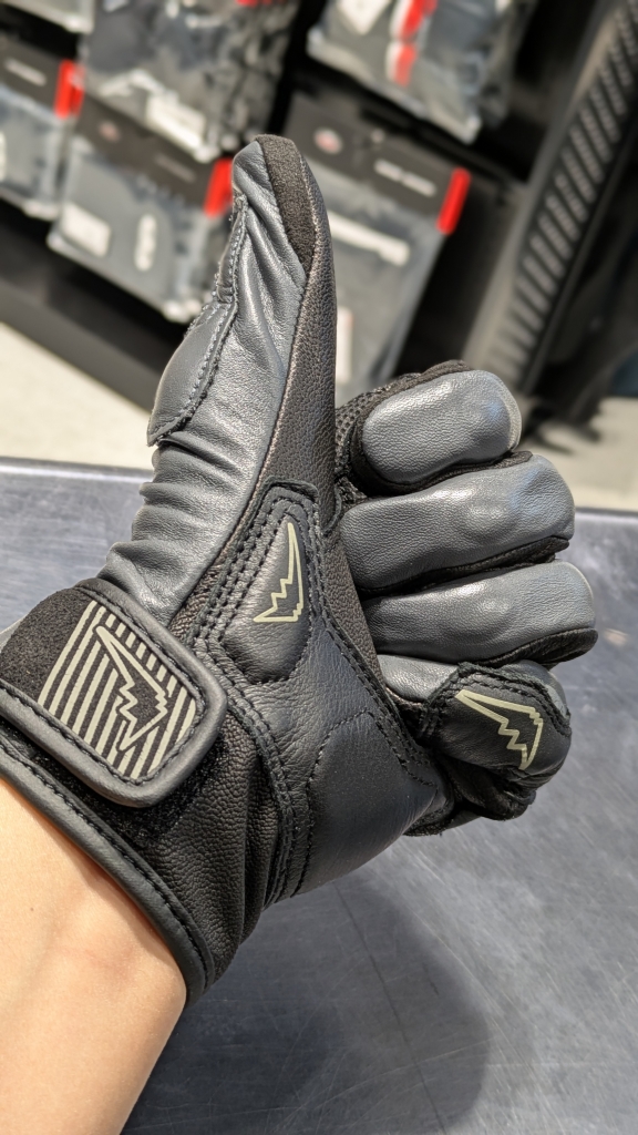 入荷速報】K-5375 レイヴングローブ 一新されていますっ！：KUSHITANI