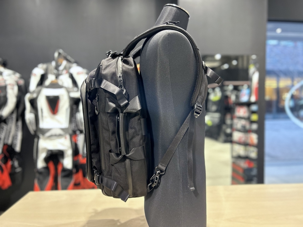POCHI様限定 GUCCI - 新品 アディダス×グッチ コラボスニーカー 4 ZX8000 GG