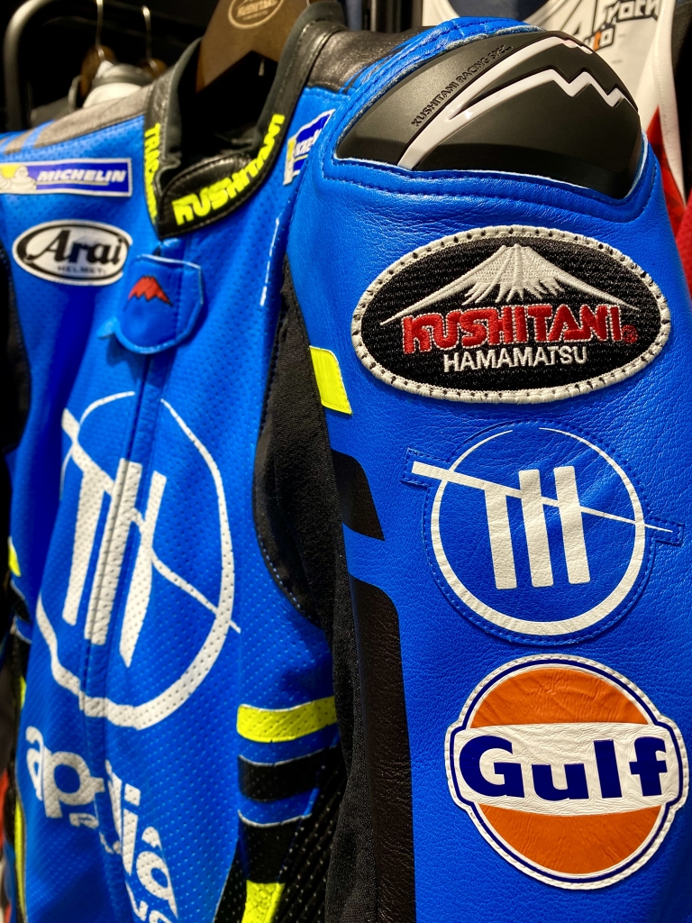 MotoGP】小椋藍選手使用スーツ期間限定公開中：KUSHITANI 大阪店