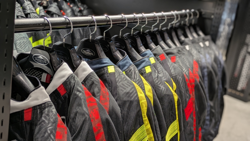 商品紹介】K-2438 エアーコンテンドジャケット【今年も暑そう