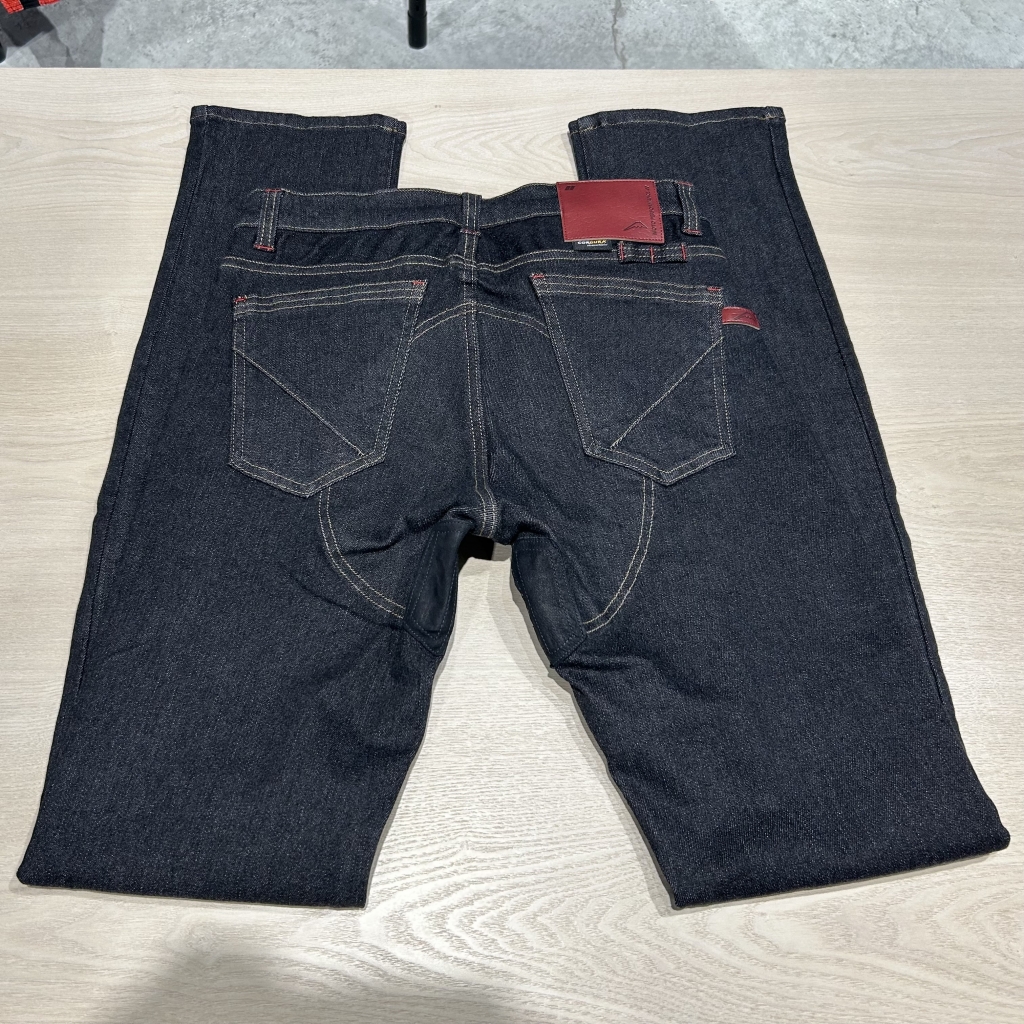 入荷情報】K-1366 エクスパンドコーデュラデニム〈大人気パンツ