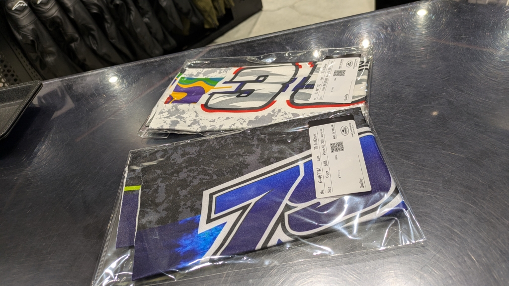 入荷速報】MotoGP応援グッズ紹介- 79/35アームカバー -【K