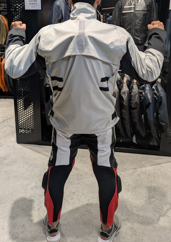 商品紹介】自走組のみなさま！アドバンスレインスーツが良さそうです