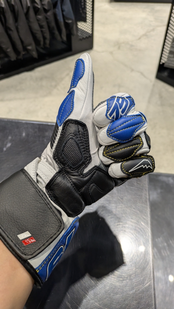入荷速報】K-5381R小椋選手モデルGPVグローブが入荷いたしました