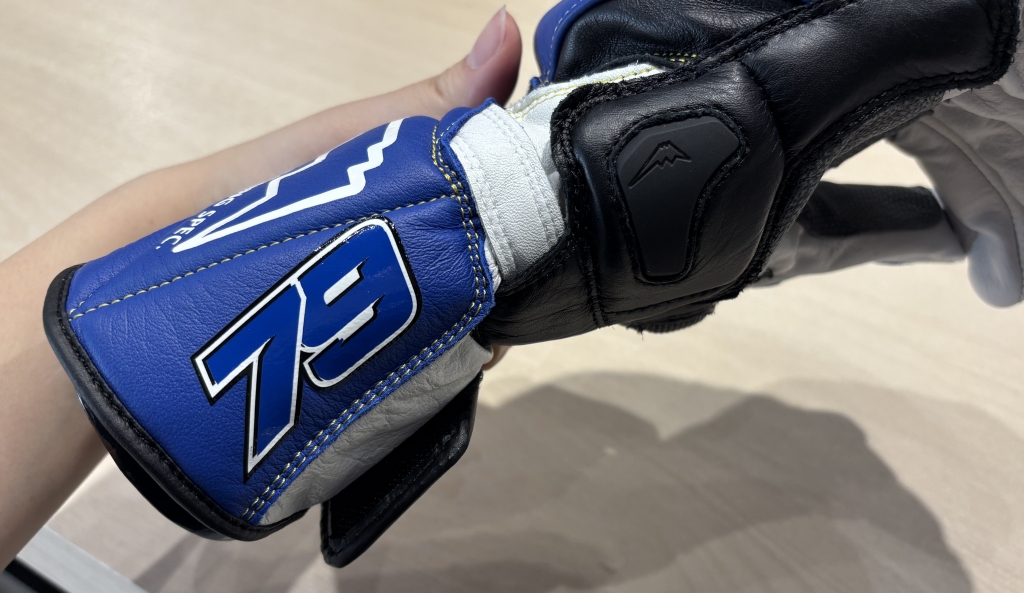 入荷速報】K-5381R小椋選手モデルGPVグローブが入荷いたしました
