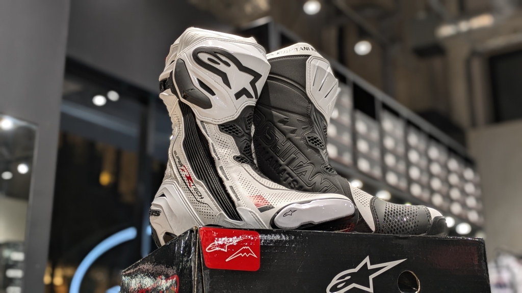 入荷速報】白色の！ 7701 スーパーテックR2！：KUSHITANI 大阪店