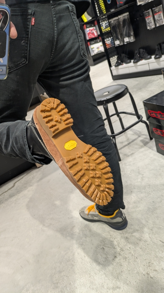 商品紹介】K-4536 モカシンブーツ、散策も楽しみたい！：KUSHITANI