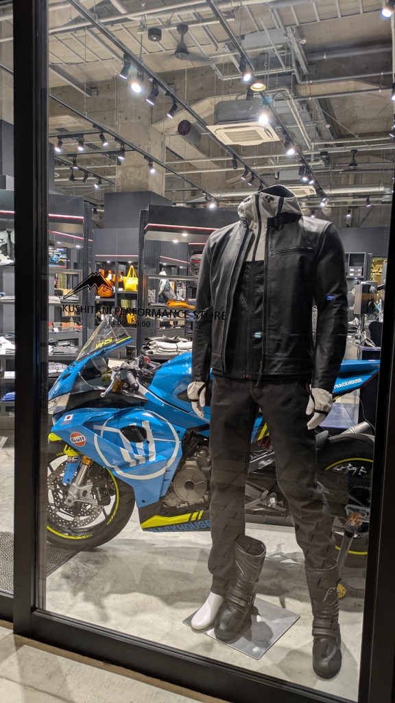 レザージャケットと中間着！冬のトルソーにて：KUSHITANI 大阪店