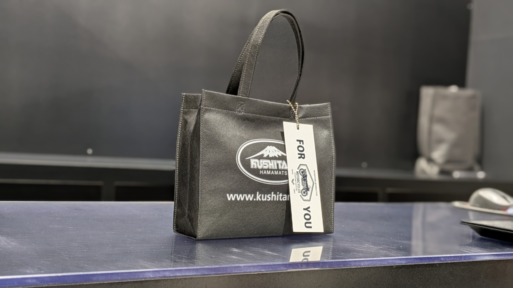 商品紹介】クリスマスプレゼントにクシタニ製品をっ！：KUSHITANI 大阪