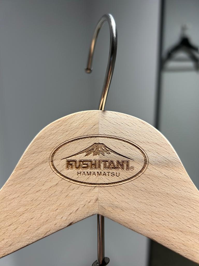 商品紹介】KUSHITANI木製ハンガーのご紹介！！：KUSHITANI 大阪店