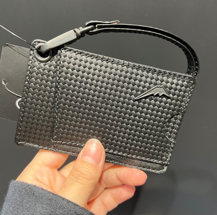 商品紹介】P-4479 革小物にこんな商品も！：KUSHITANI 大阪店