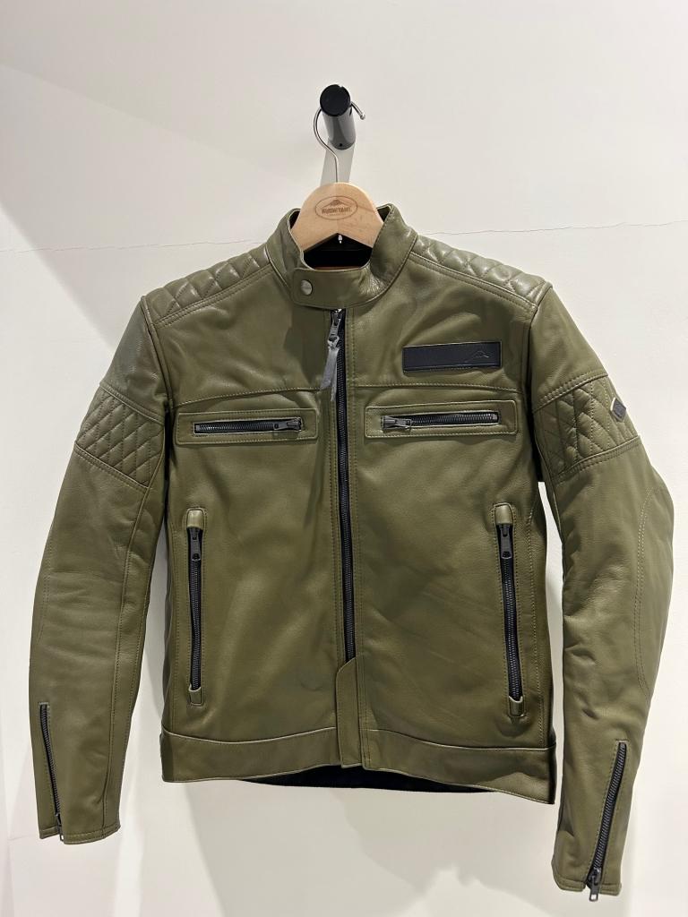 新作/入荷速報】＜K-0731 ｱｰｶﾅﾚｻﾞｰﾌﾞﾘｰｽﾞｼﾞｬｹｯﾄ＞が入荷しました