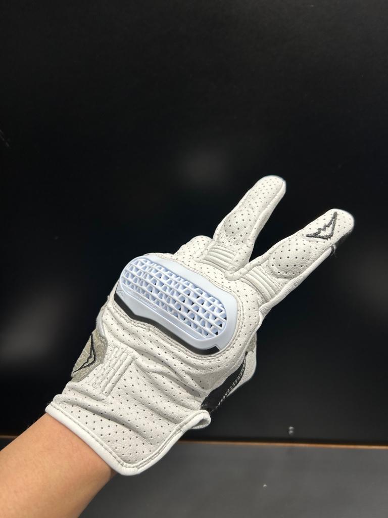 3/23更新】2026年 グローブのホワイトが入荷しております！：KUSHITANI