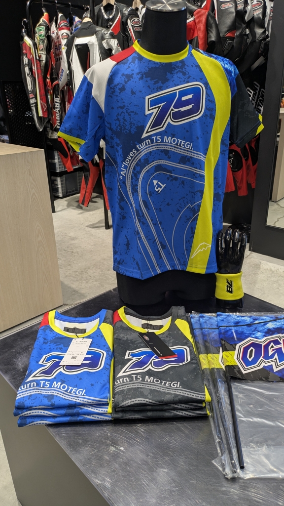 新作/入荷速報】K-1424 日本GPモデル！79Tシャツ！：KUSHITANI 大阪店
