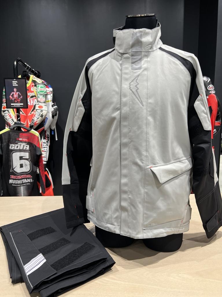 再入荷情報】K-3033 アドバンスレインスーツが再入荷しました