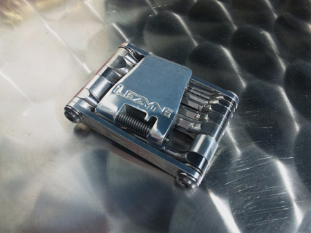 携帯工具って LEZYNE | 建築家ノート 自転車ダイアリー