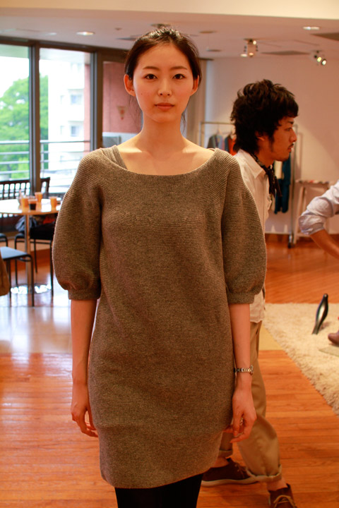 iliann loeb（イリアンローヴ）YAK CAMEL ニットワンピース入荷