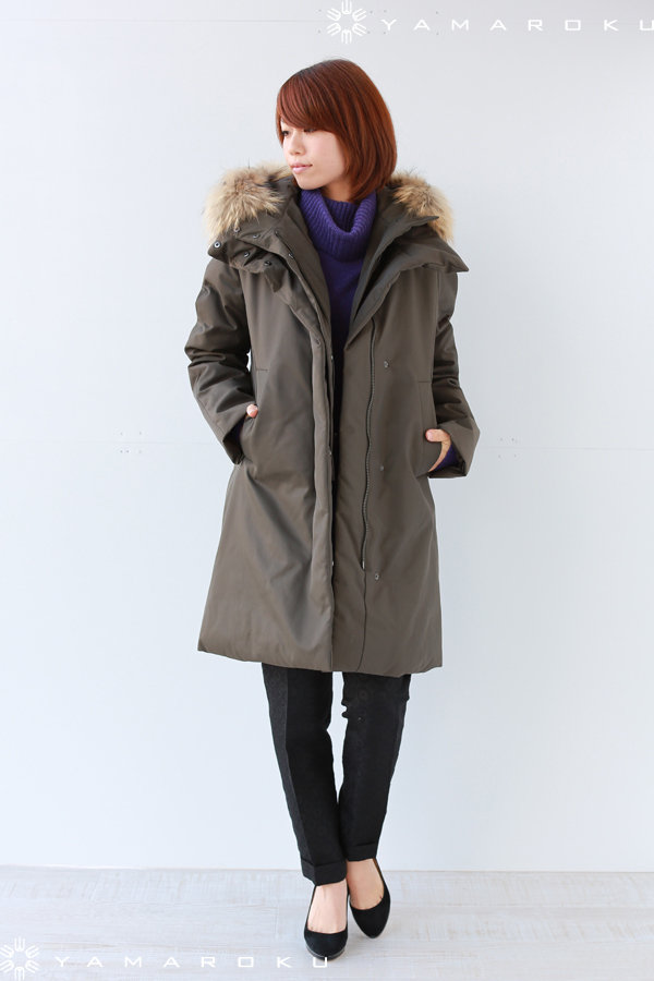 【美品】Theory MELISIA 3way ダウン ファー付き中綿ベスト Theory MELISIA 3way ダウン ファー付き中綿ベスト