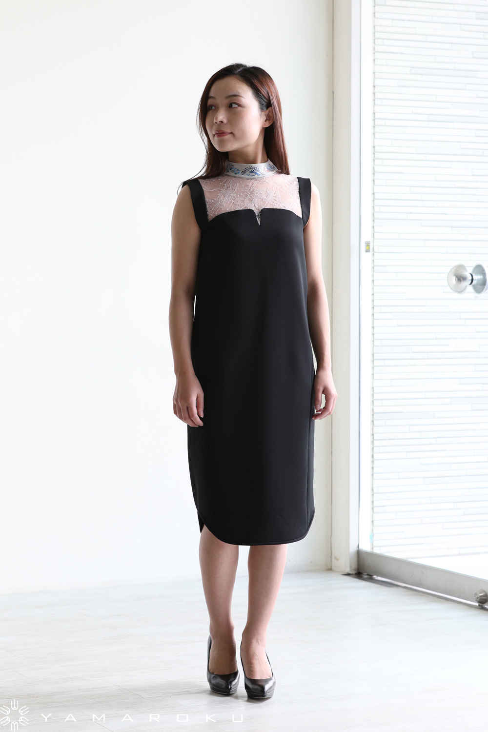 Mame Kurogouchi(マメ) Embroidery Collar Sleeveless Dress  