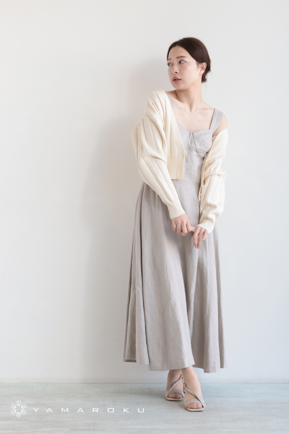 uncrave WHITE(アンクレイヴ) ヘリンボーンリネンワンピース