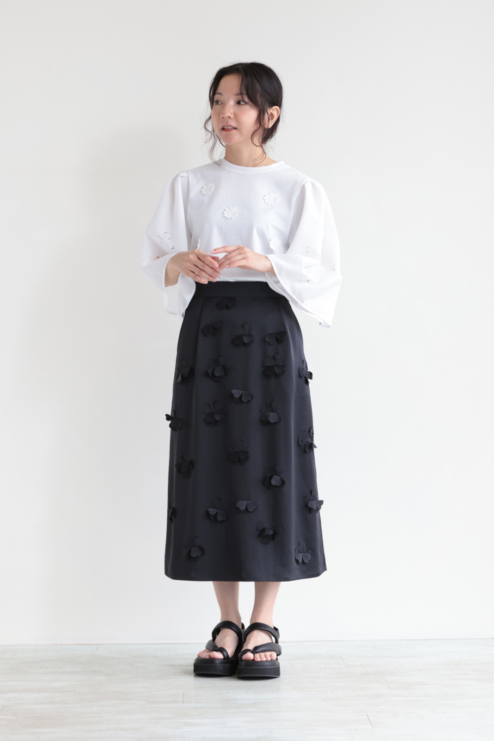 MUVEIL(ミュベール) フラワーカットTシャツ、スカート！！ | YAMAROKU