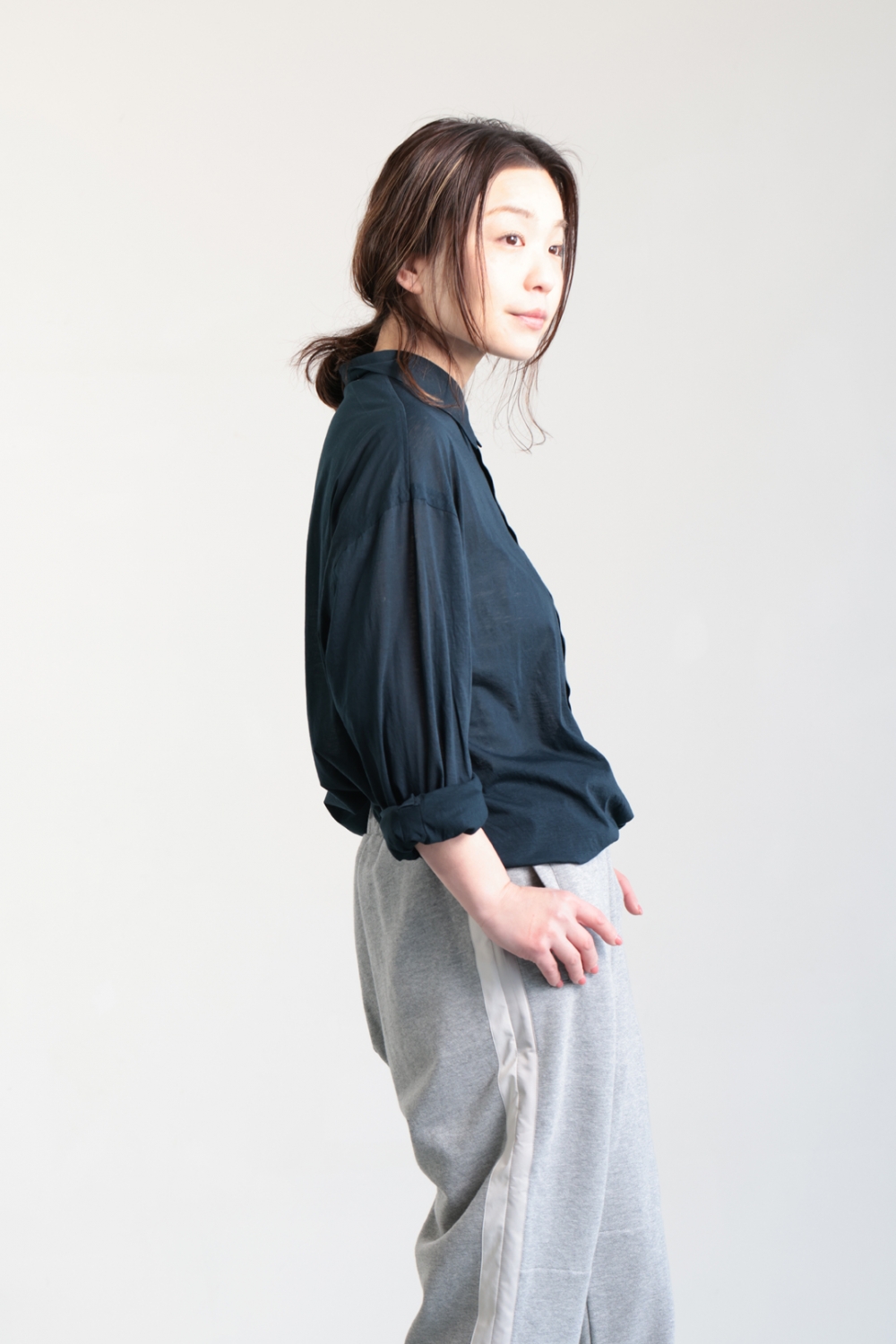 unfil(アンフィル) twisted cotton sheer jersey fluid shirt