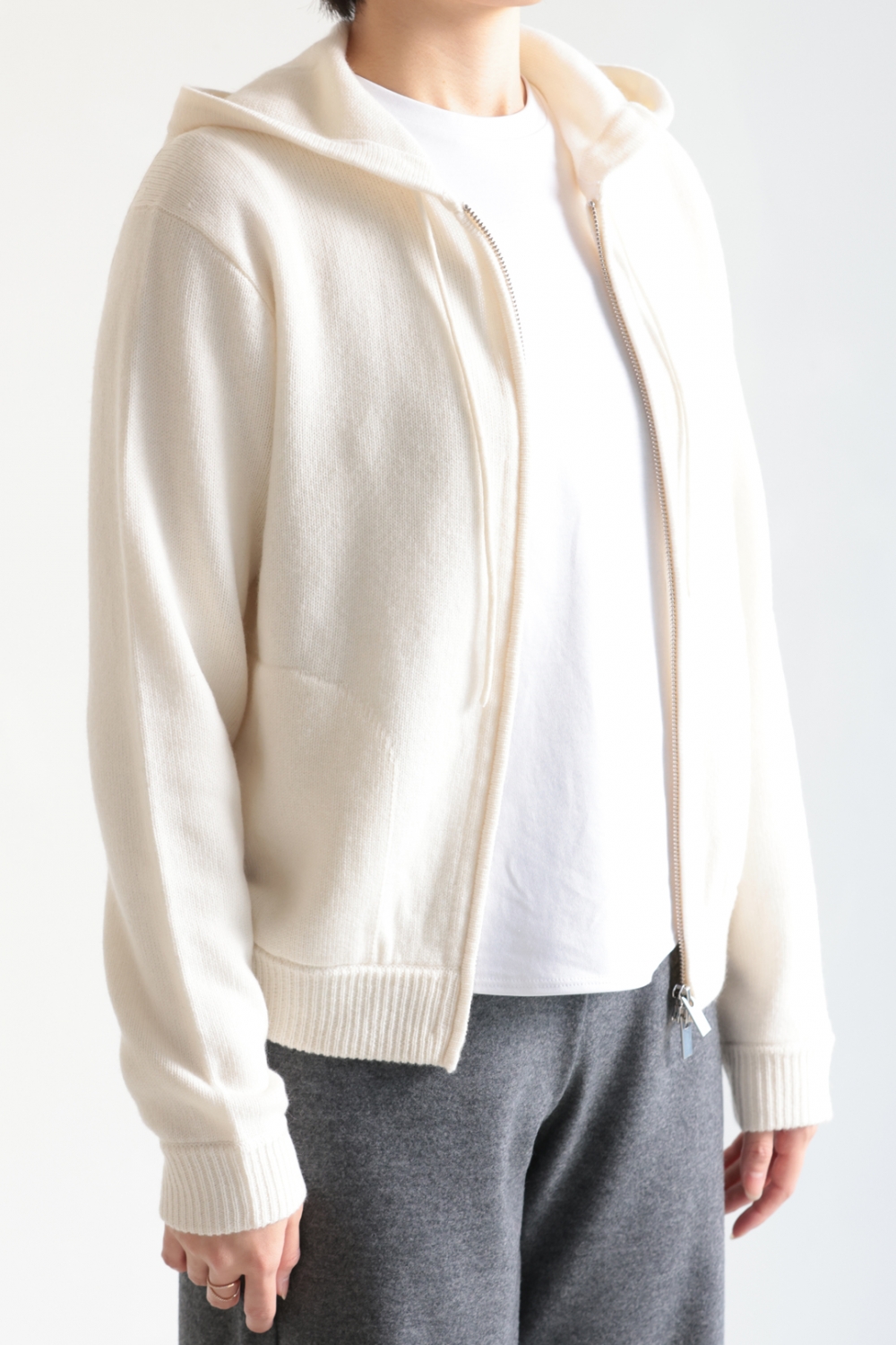 Theory(セオリー) Lana Cash Zip Up Hoodie!! - 20251121_3743295.jpg Theory(セオリー) Lana Cash Zip Up Hoodie!! - 20251121_3743295.jpg