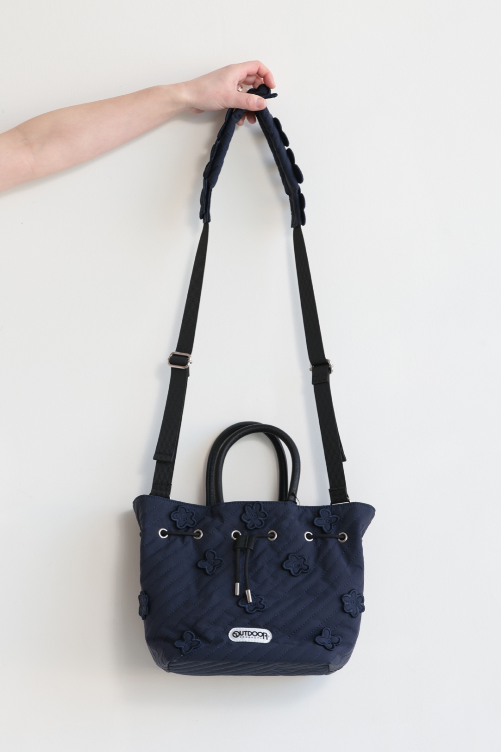 3月までの出品 muveilバッグ MUVEIL(ミュベール)のアウトドアコラボショルダーバッグ通販