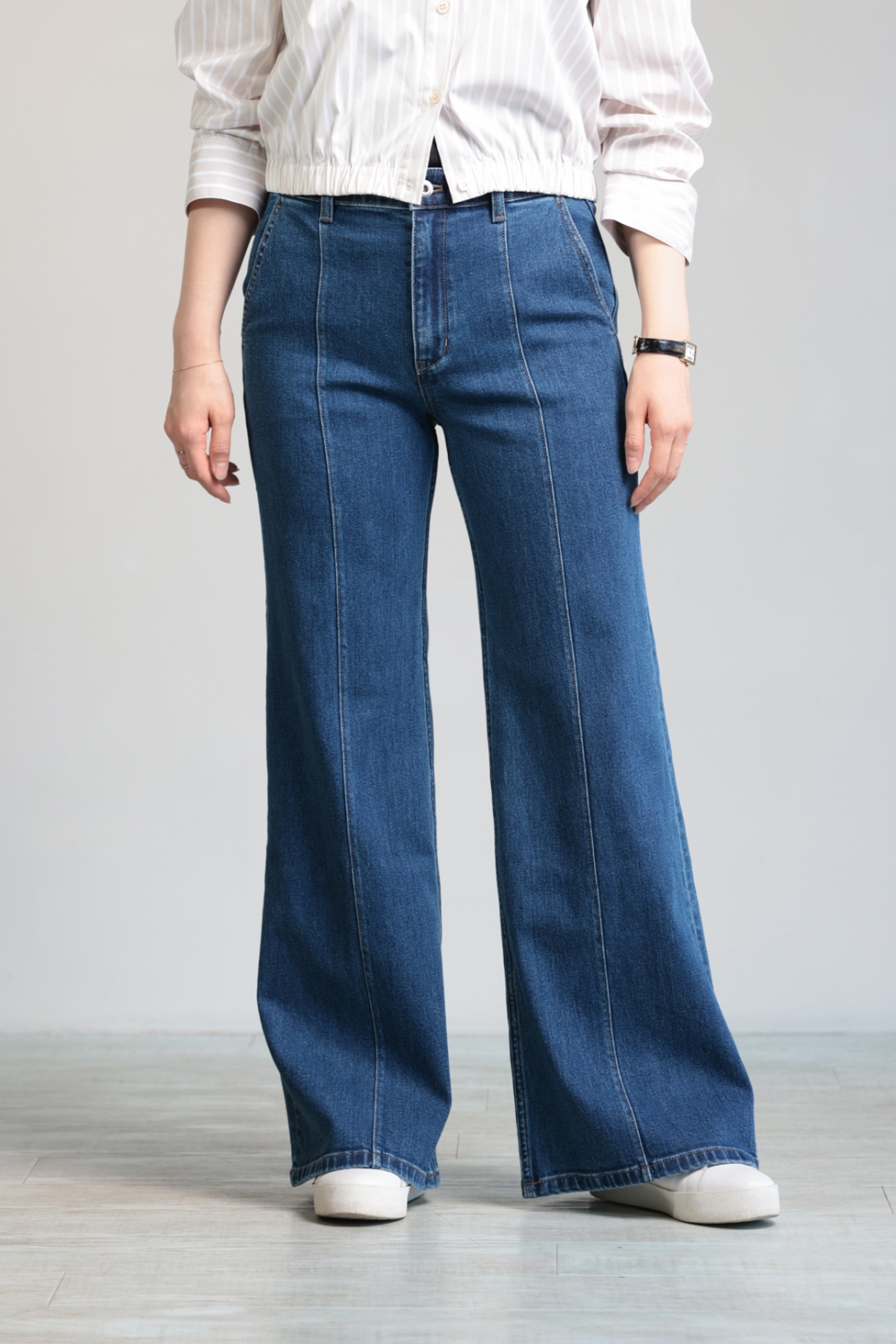 Theory(セオリー) デニムフレアジーンズ Essential Denim セオリー