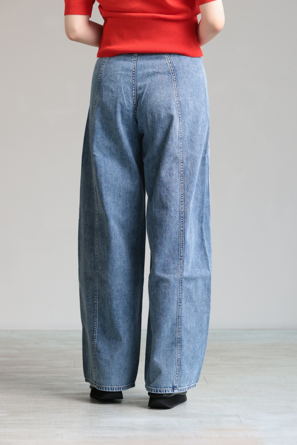 Theory(セオリー) Drape Denim パラシュートシルエットジーンズ