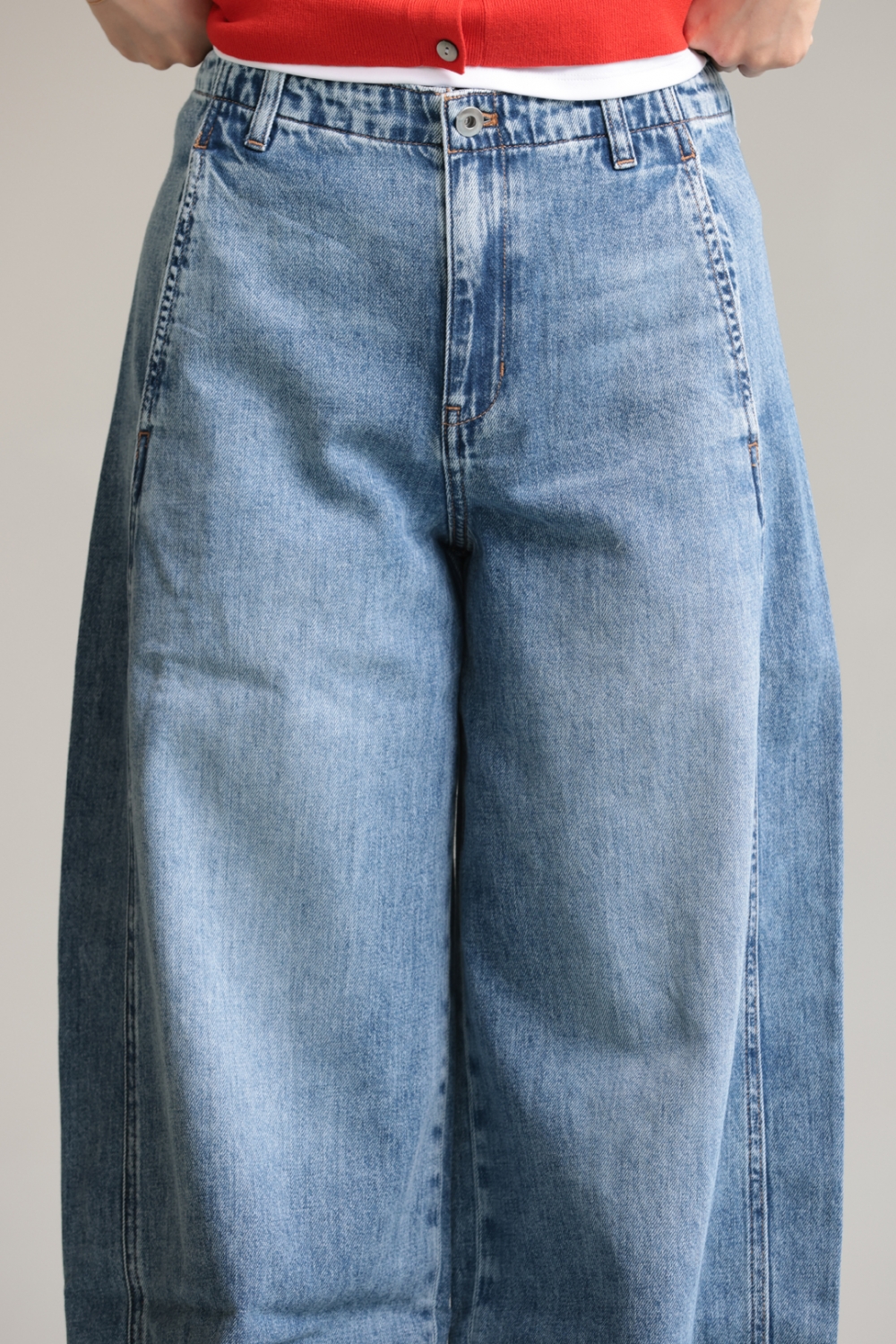 Theory(セオリー) Drape Denim パラシュートシルエットジーンズ